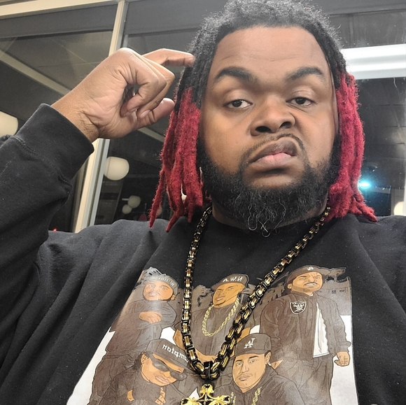 Meet your Posher, Rob - Picture 1 of 1